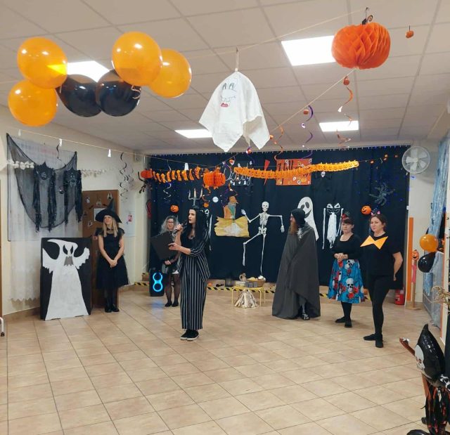 Uczestnicy na scenie