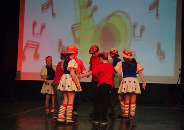 Grupa taneczna z Centrum Autyzmu i Całościowych Zaburzeń Rozwojowych