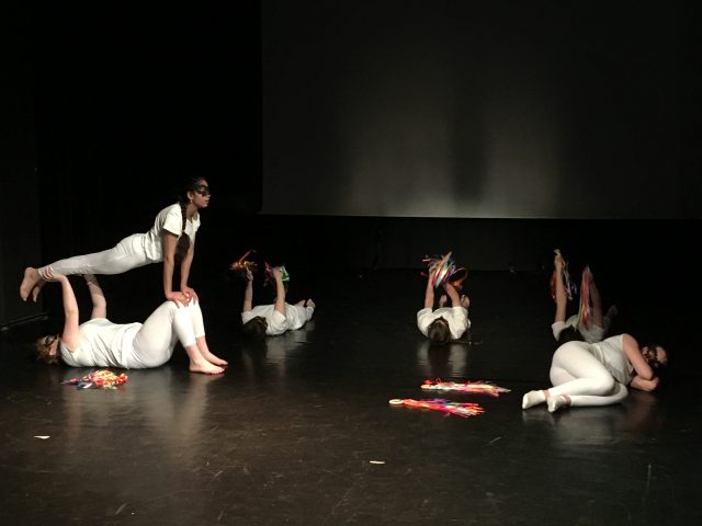 Występ grupy teatralnej