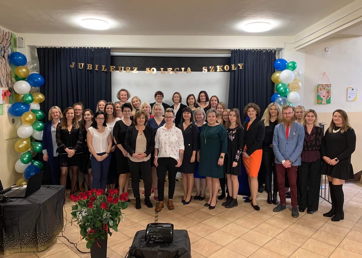 Pamiątkowe zdjęcie z okazji jubileuszu 50-lecia naszej szkoły